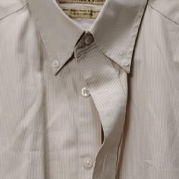Roundtree & Yorke Tan Casual Button Down Shirt Men's 100 Cotton Striped Button D - Picture 5 of 10